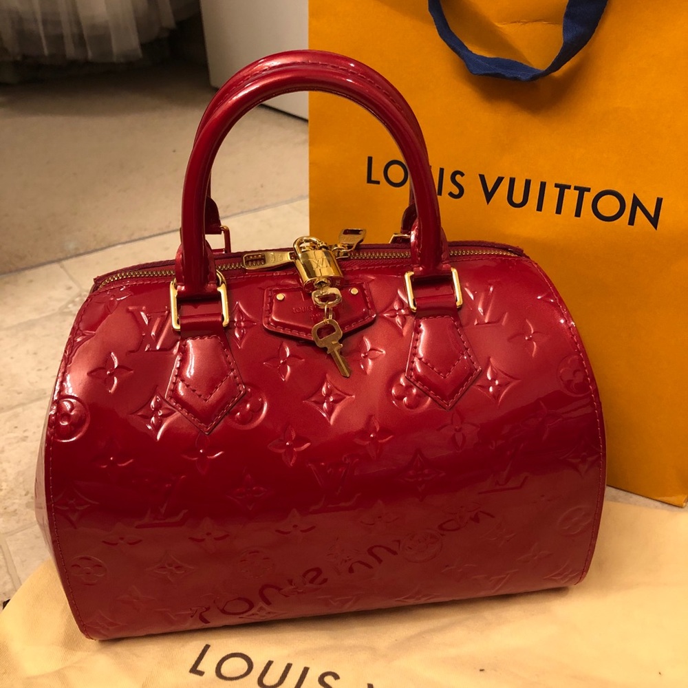 Authentic Louis Vuitton Montana vernis